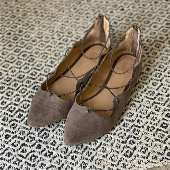 Women’s flats - Picture 1 of 3